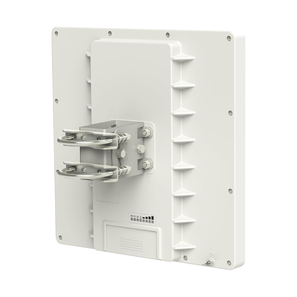 Router CPE Backbone Mikrotik AP QRT5 Frecuencia 5GHz Ganancia 24dBi Potencia 25dBm 802.11 A/N/AC 1 Puerto Ethernet Gigabit PoE CPU 716MHz RAM 256MB Licencia Nivel 3 RB911G-5HPnD-QRT