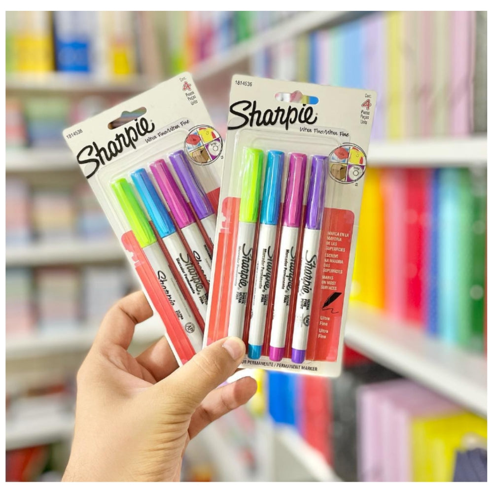Set de 4 Marcadores Sharpie Permanente para Mayoria de Superficies punta Extra Fina varios colores 1814536
